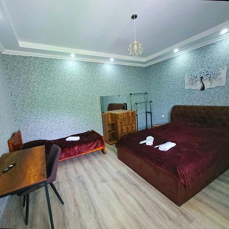 White House In Borjomi Hotel Room photo