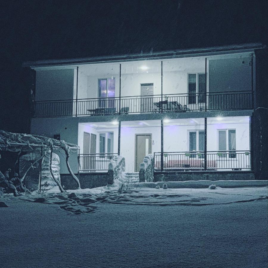 White House In Borjomi Hotel Exterior photo